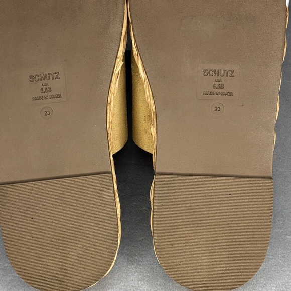 🔥🔥🔥SCHUTZ Tan Slide Sandals with Gold Accent Size: 6.5B🔥🔥🔥 - Picture 6 of 10